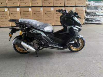 Скутер Regulmoto (Регулмото) XDV ADVENTURE 300CC 4T в комплекте с кофрами (LJ300T-18) EFI чёрный с ПТС